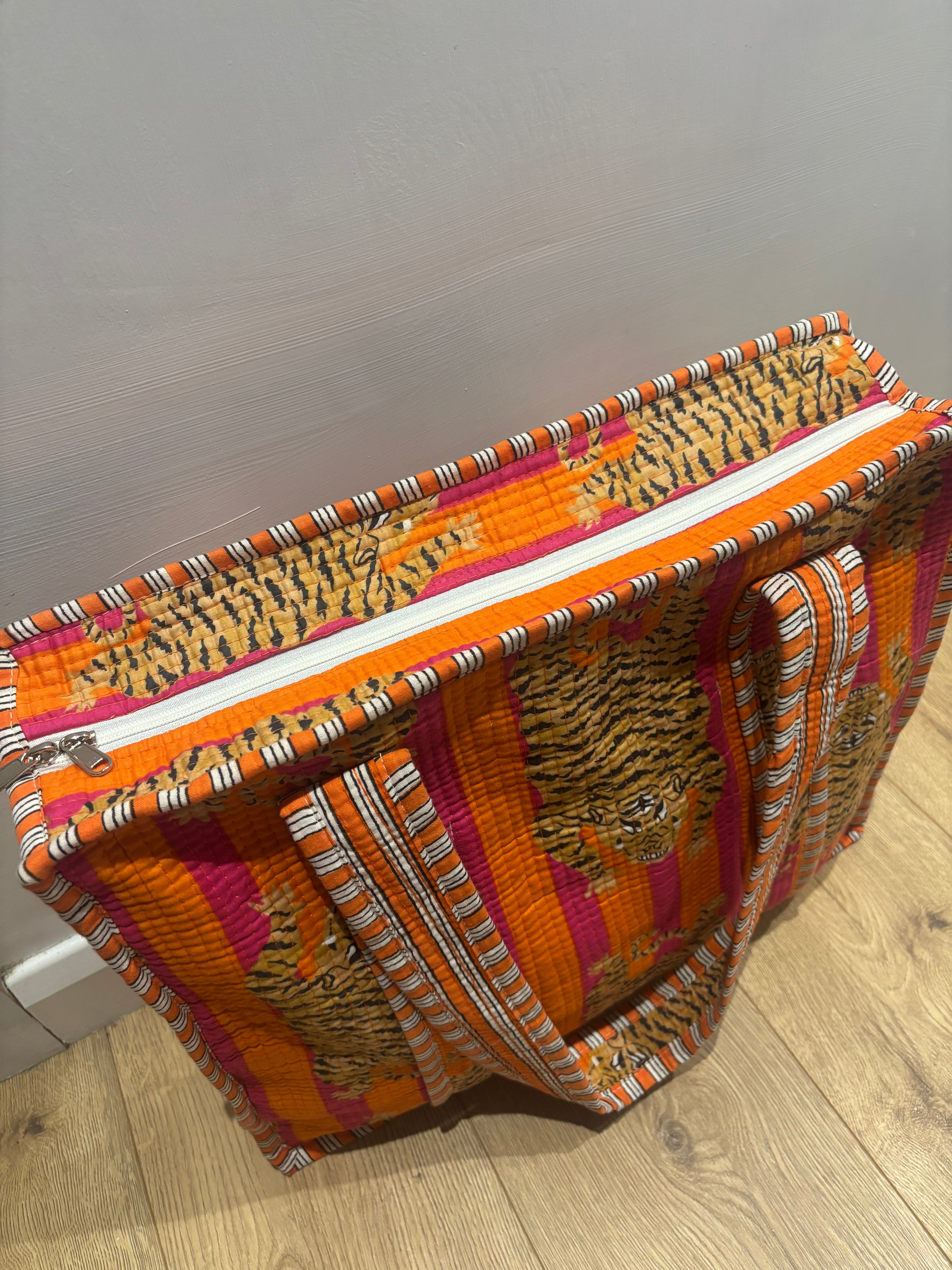 Orange tiger tote bag