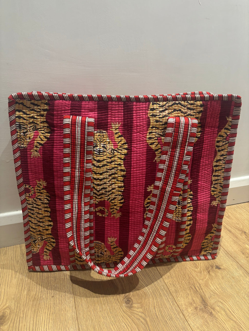 Pink tiger large tote bag