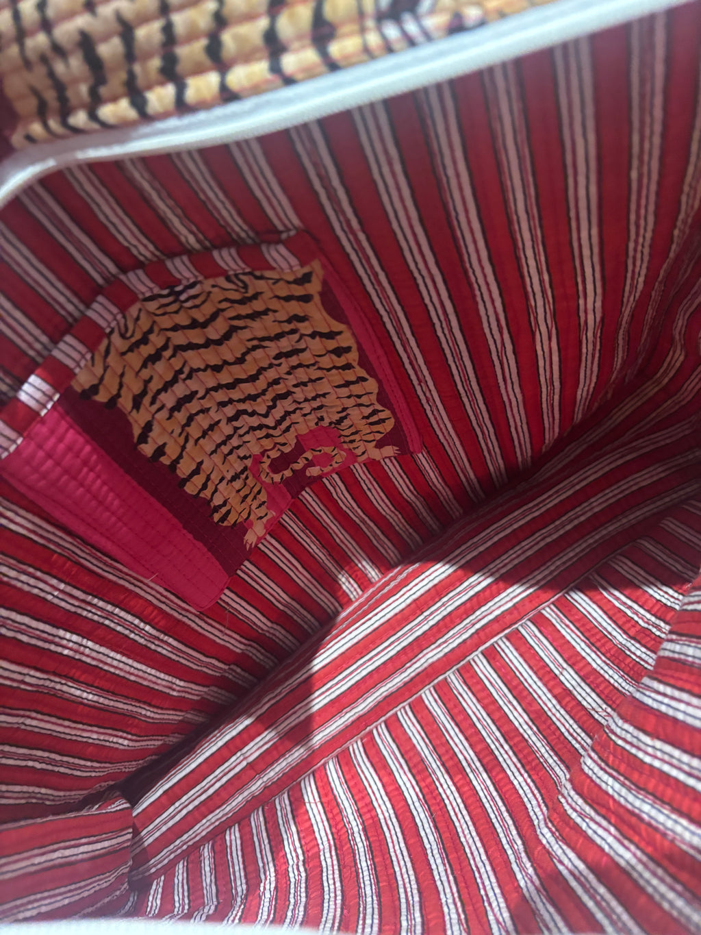 Pink tiger large tote bag